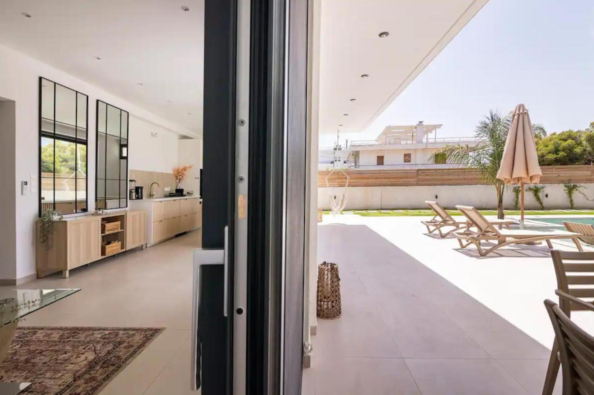 Villa Kala Loutraki - Private Pool & Sauna I Beach Екстер'єр фото